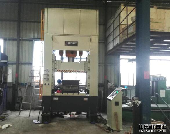 <b>200噸框架式液壓機</b> <b>200噸框架式液壓機</b>