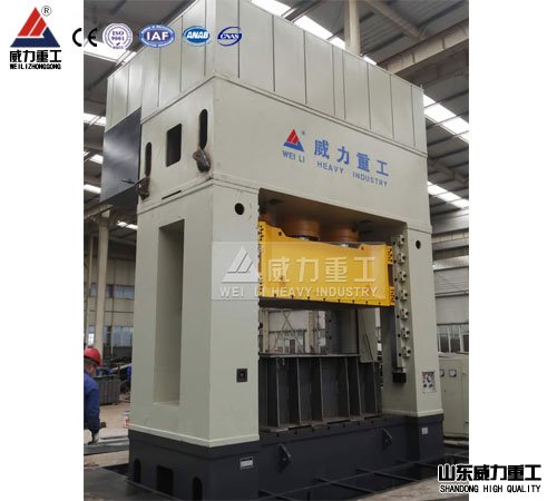 熱鍛法蘭2000噸框架式液壓機(jī) 熱鍛法蘭2000噸框架式液壓機(jī)